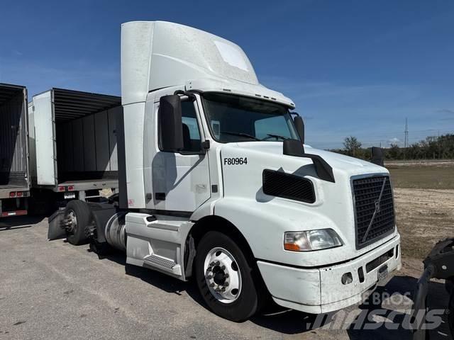 Volvo VNM64T Trekkers