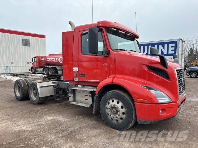 Volvo VNR Trekkers