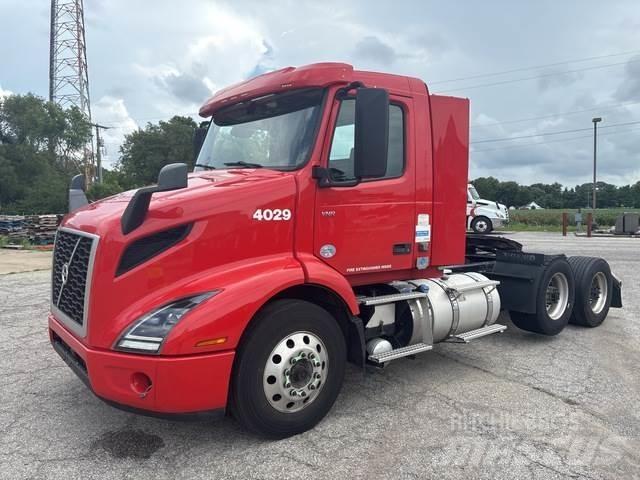 Volvo VNR Trekkers