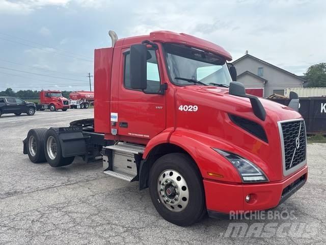 Volvo VNR Trekkers