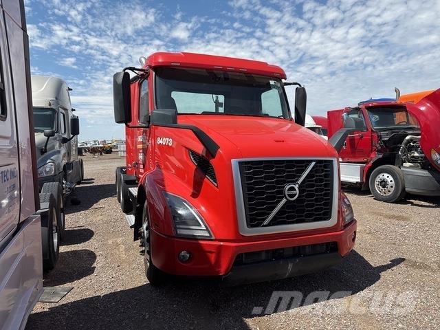 Volvo VNR Trekkers