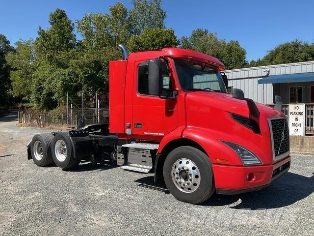 Volvo VNR Trekkers