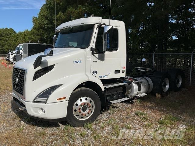 Volvo VNR Trekkers
