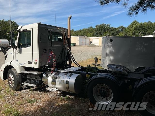 Volvo VNR Trekkers