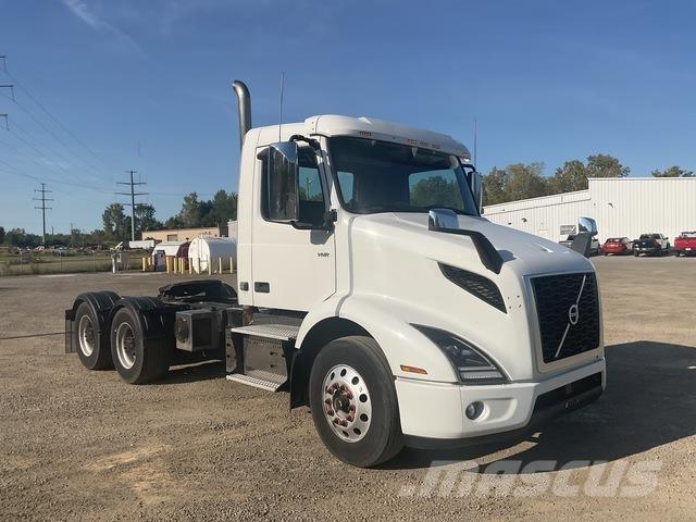Volvo VNR Trekkers