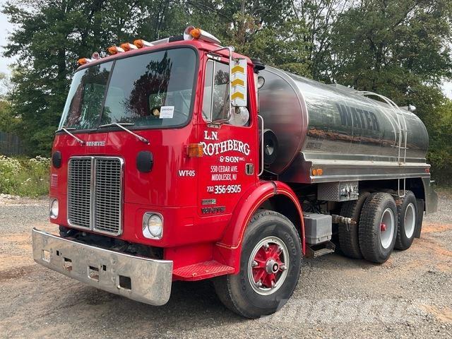 White  Water tankwagens