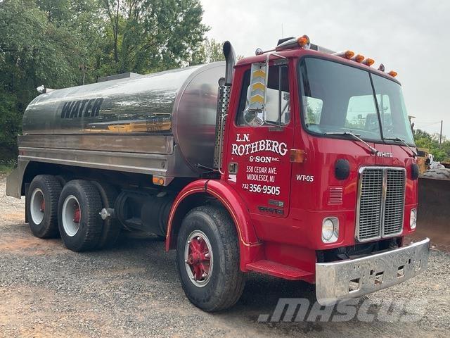 White  Water tankwagens