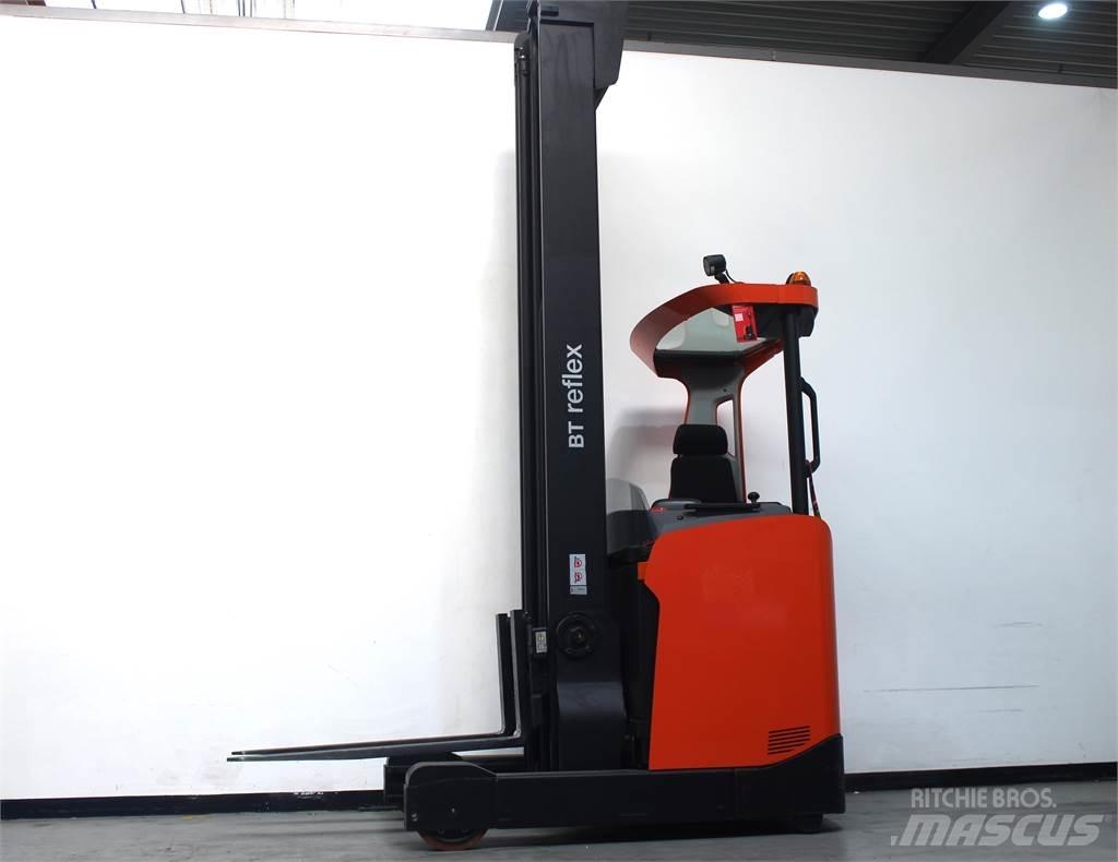 Toyota RRE160H Reachtruck voor hoog niveau