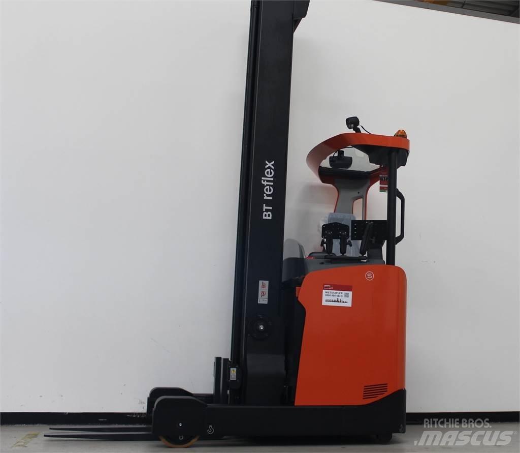 Toyota RRE160H Reachtruck voor hoog niveau