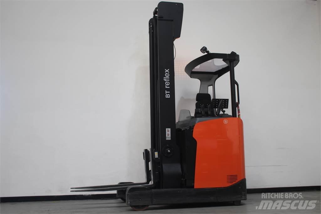 Toyota RRE160H Reachtruck voor hoog niveau