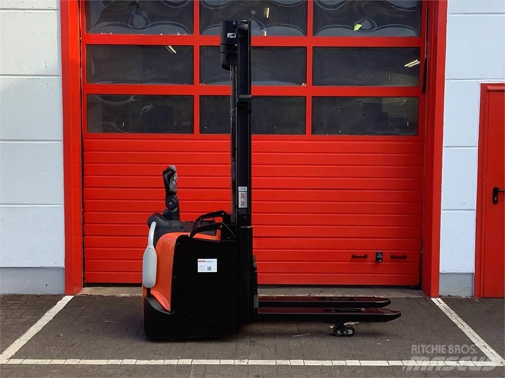 Toyota SPE120L Stapelaar meeloop