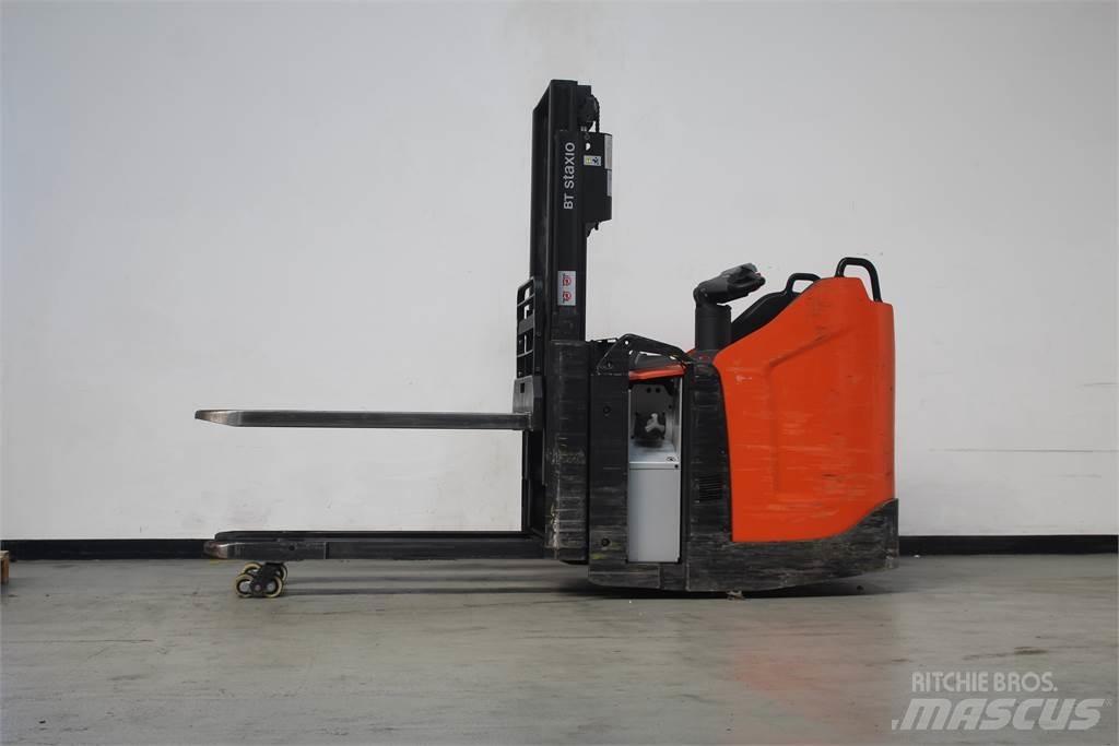 Toyota SPE200D Stapelaar meeloop