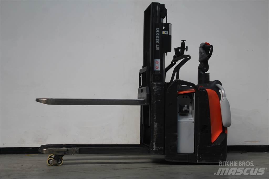 Toyota SPE200D Stapelaar meeloop