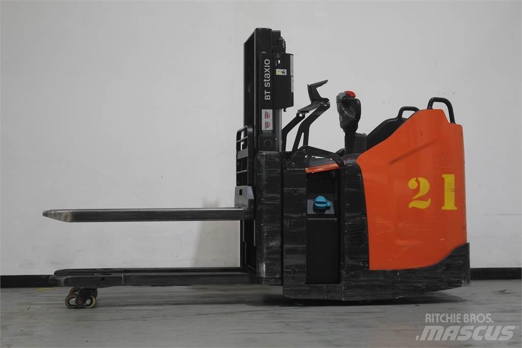 Toyota SPE200D Stapelaar meeloop