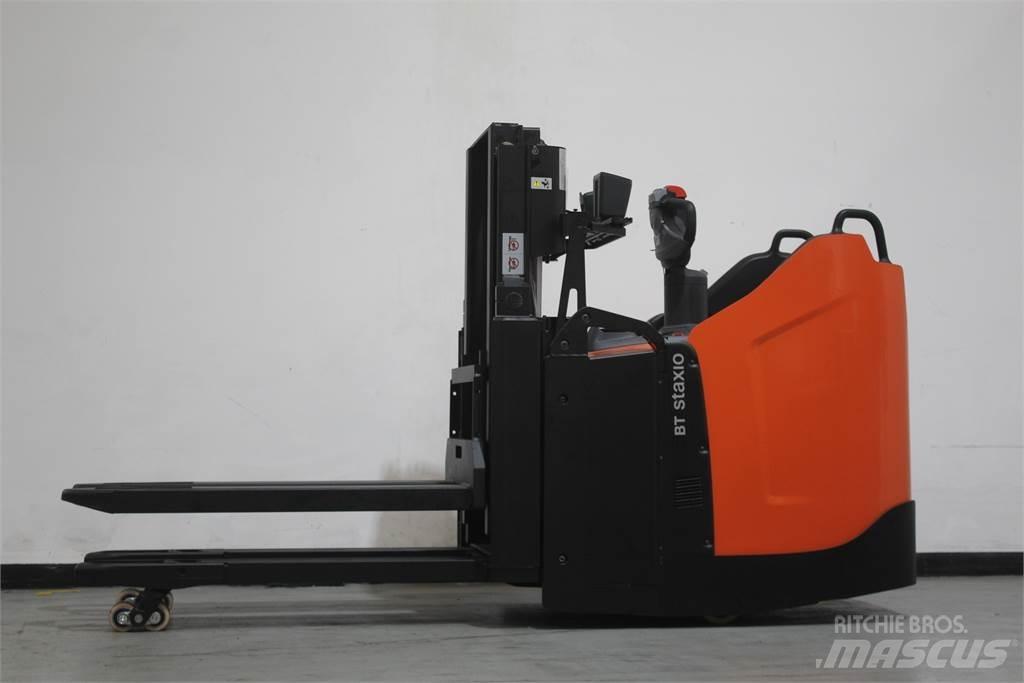 Toyota SPE200D Stapelaar meeloop