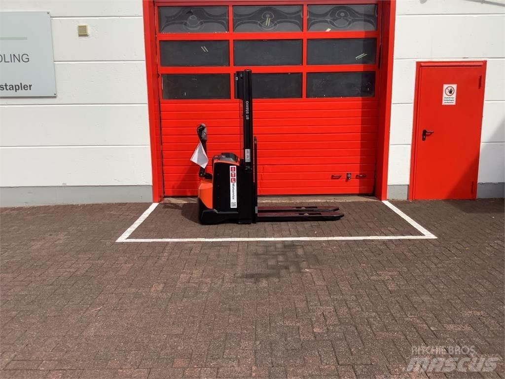 Toyota SWE120 Stapelaar meeloop