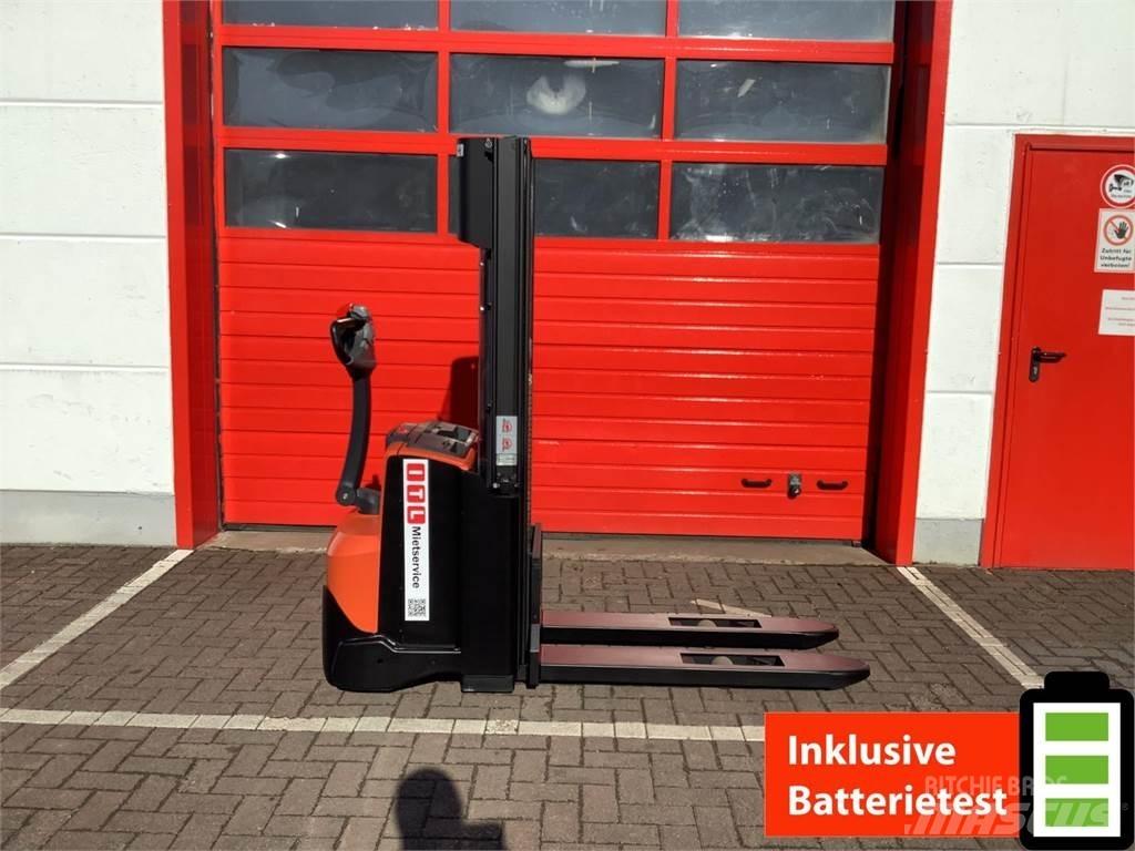 Toyota SWE120 Stapelaar meeloop