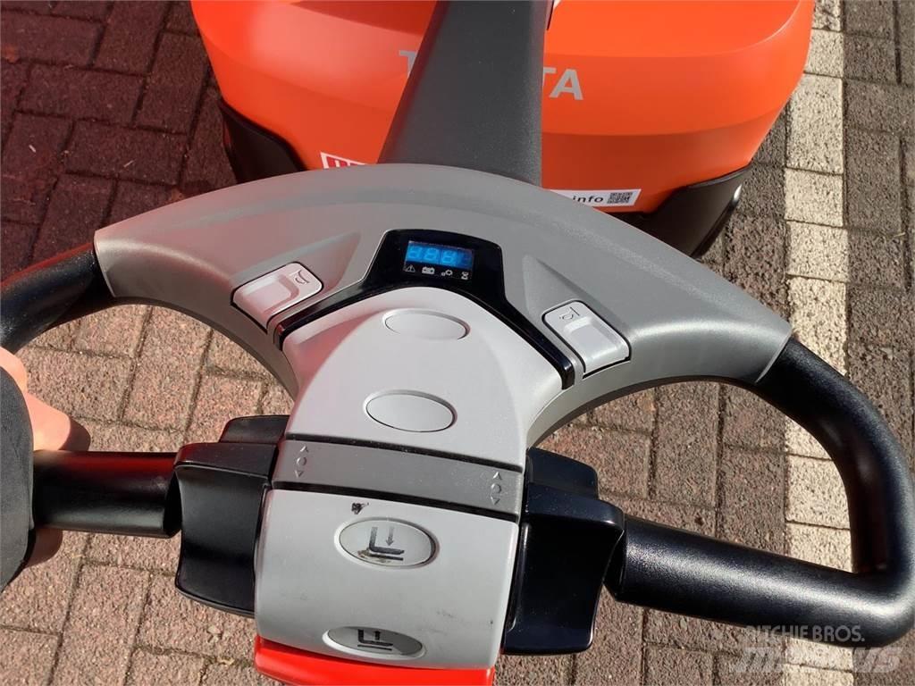 Toyota SWE120 Stapelaar meeloop