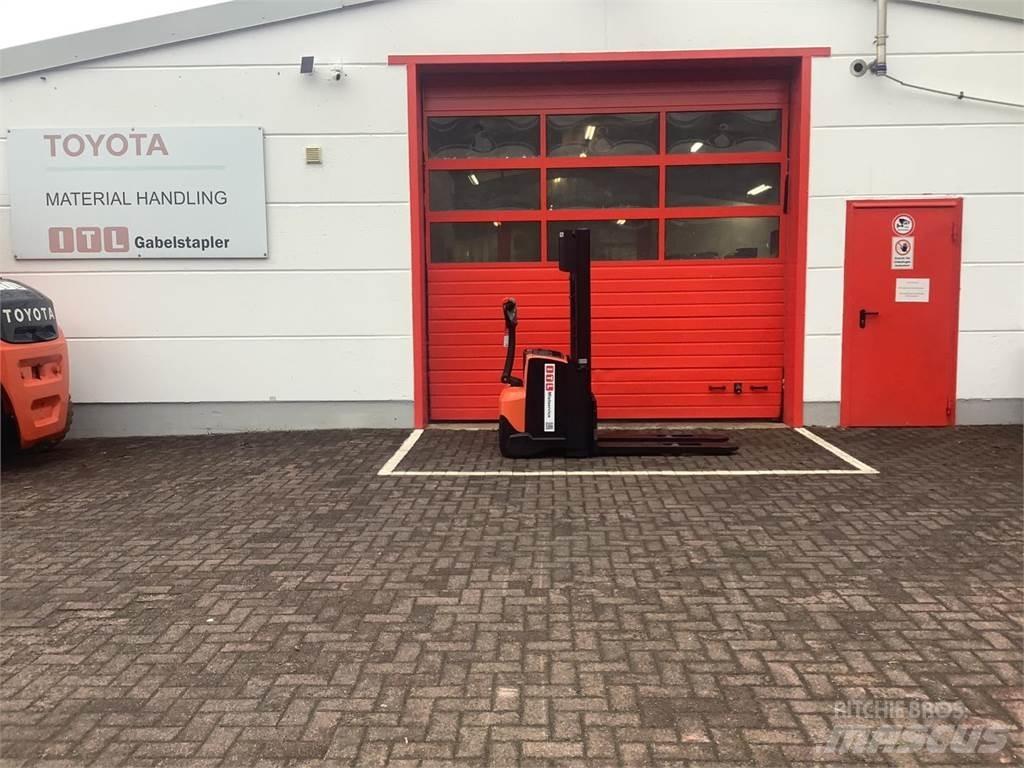 Toyota SWE120 Stapelaar meeloop