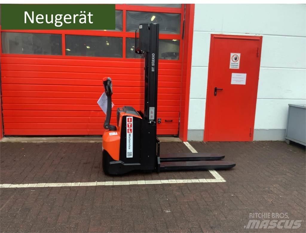 Toyota SWE120L Stapelaar meeloop