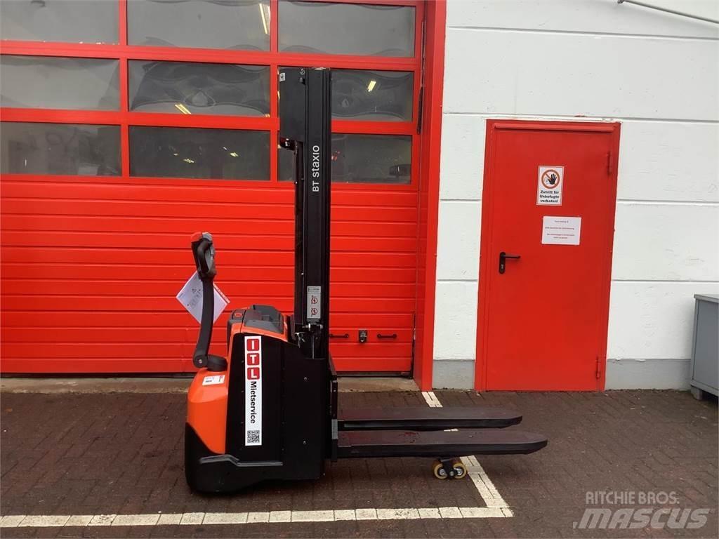 Toyota SWE120L Stapelaar meeloop