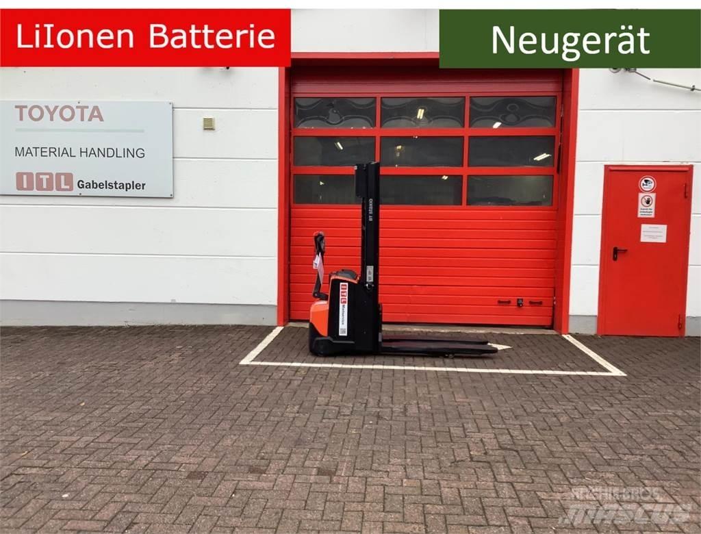 Toyota SWE120L Stapelaar meeloop