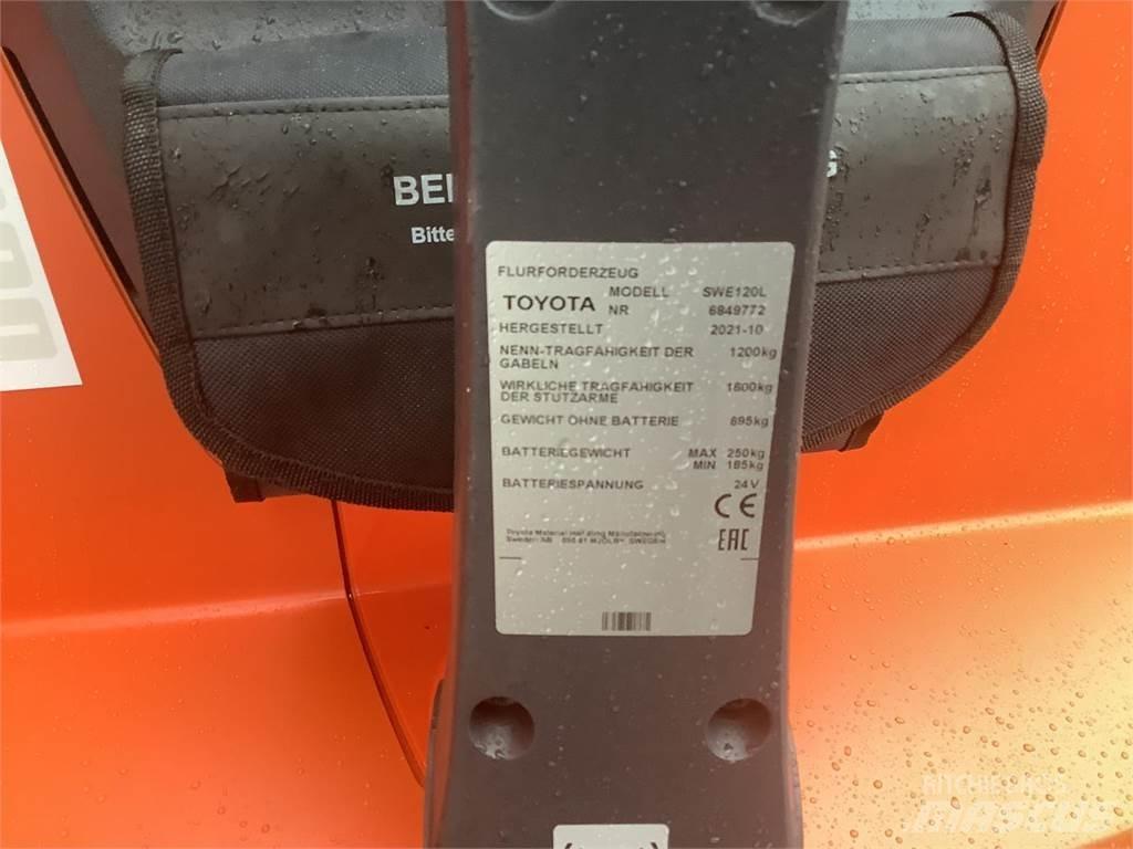 Toyota SWE120L Stapelaar meeloop