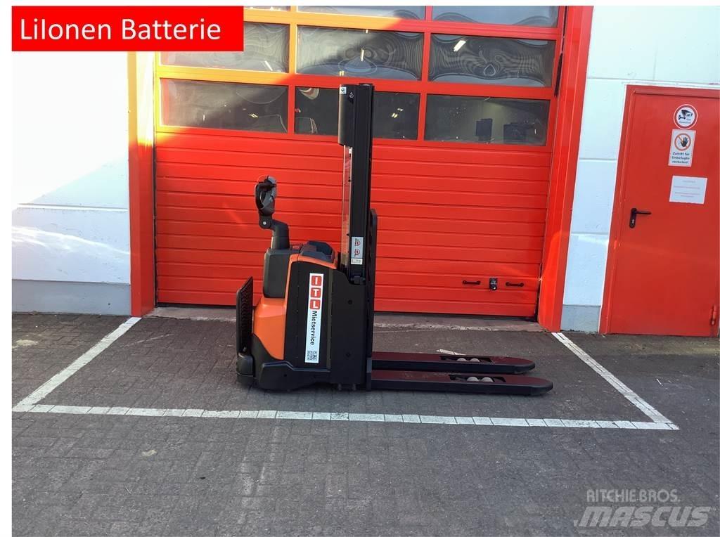 Toyota SWE120L Stapelaar meeloop