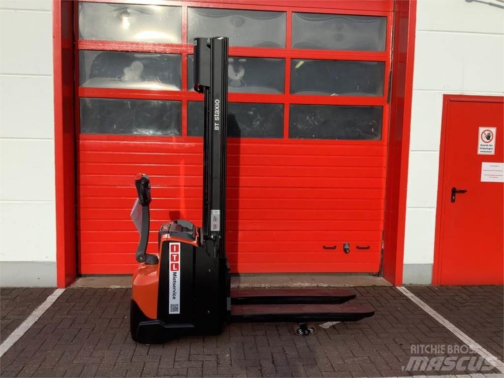 Toyota SWE140L Stapelaar meeloop