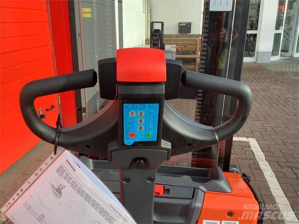 Toyota SWE140L Stapelaar meeloop
