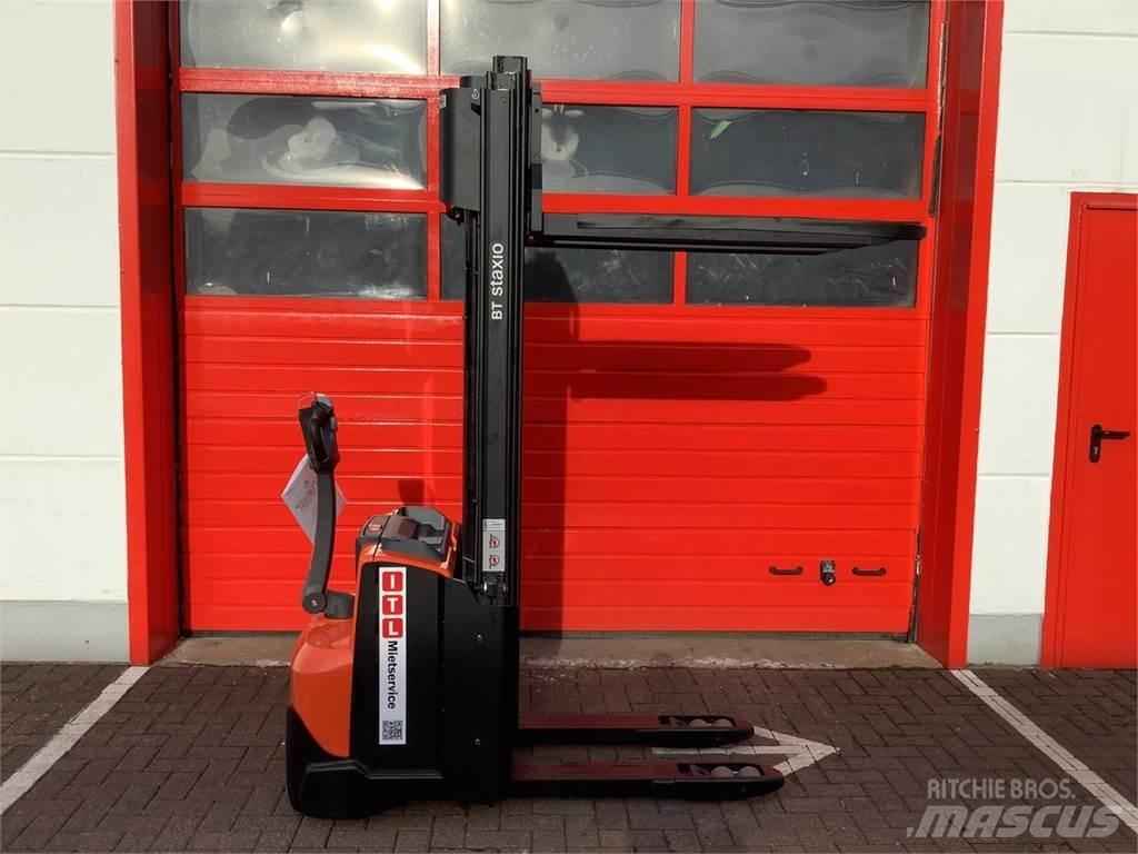 Toyota SWE140L Stapelaar meeloop