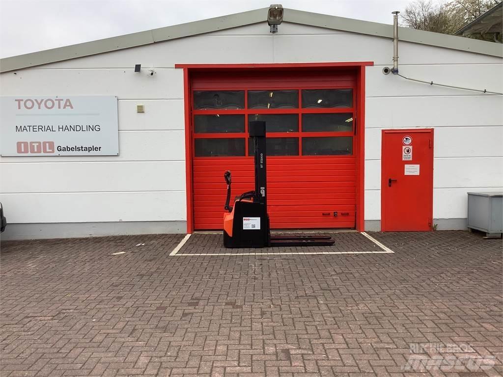 Toyota SWE145 Stapelaar meeloop