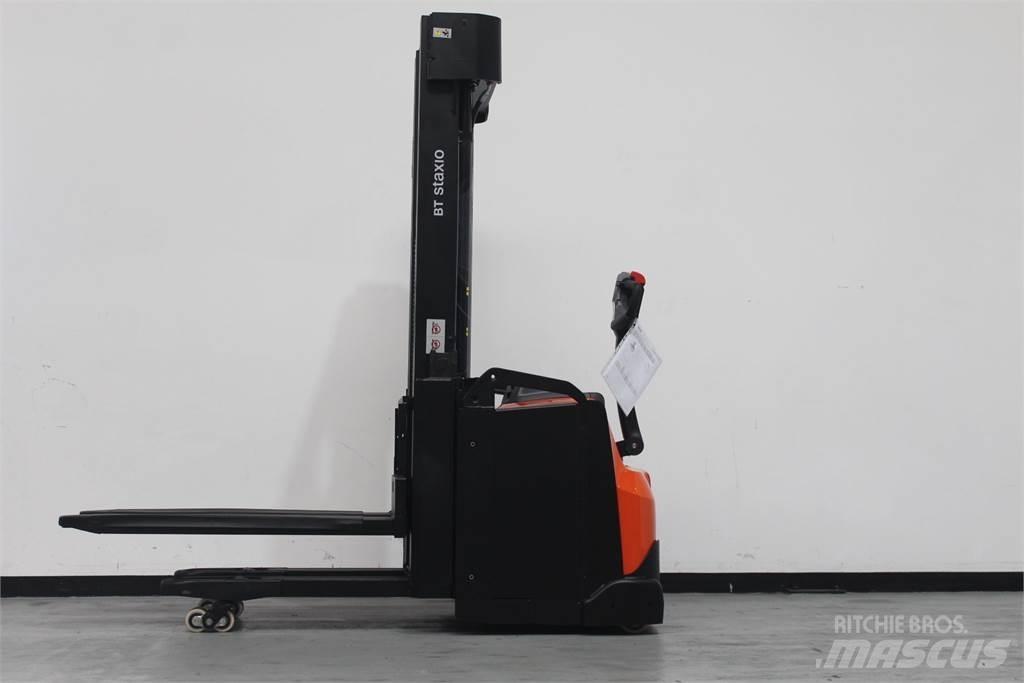 Toyota SWE160L Stapelaar meeloop