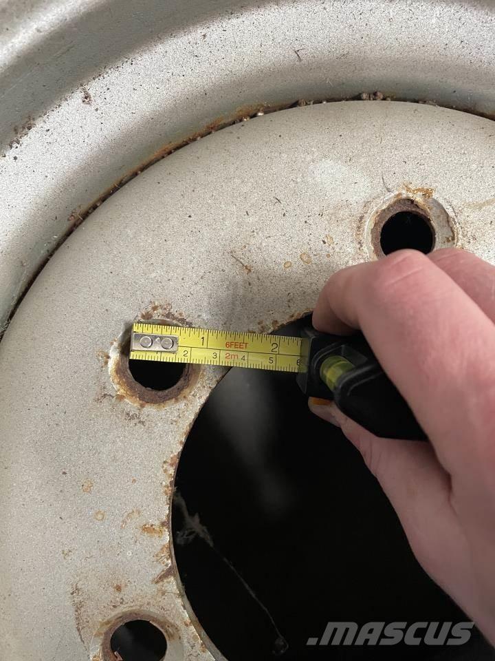  27X10,5X15 Banden, wielen en velgen