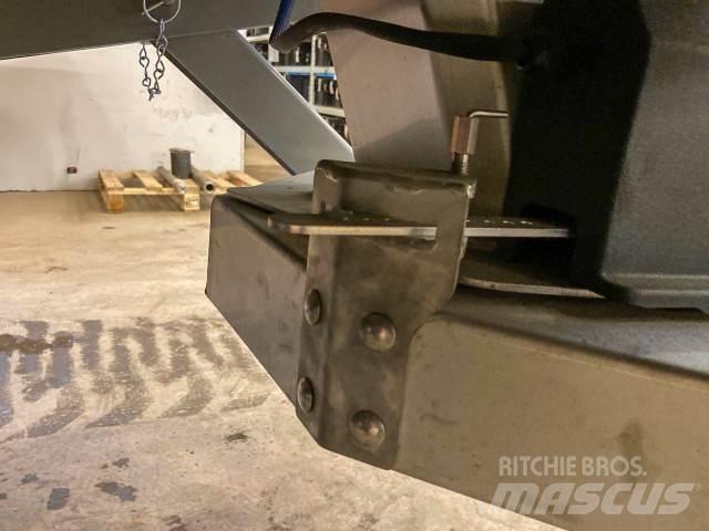 Hilltip 900TR Zand- en zoutstrooimachines