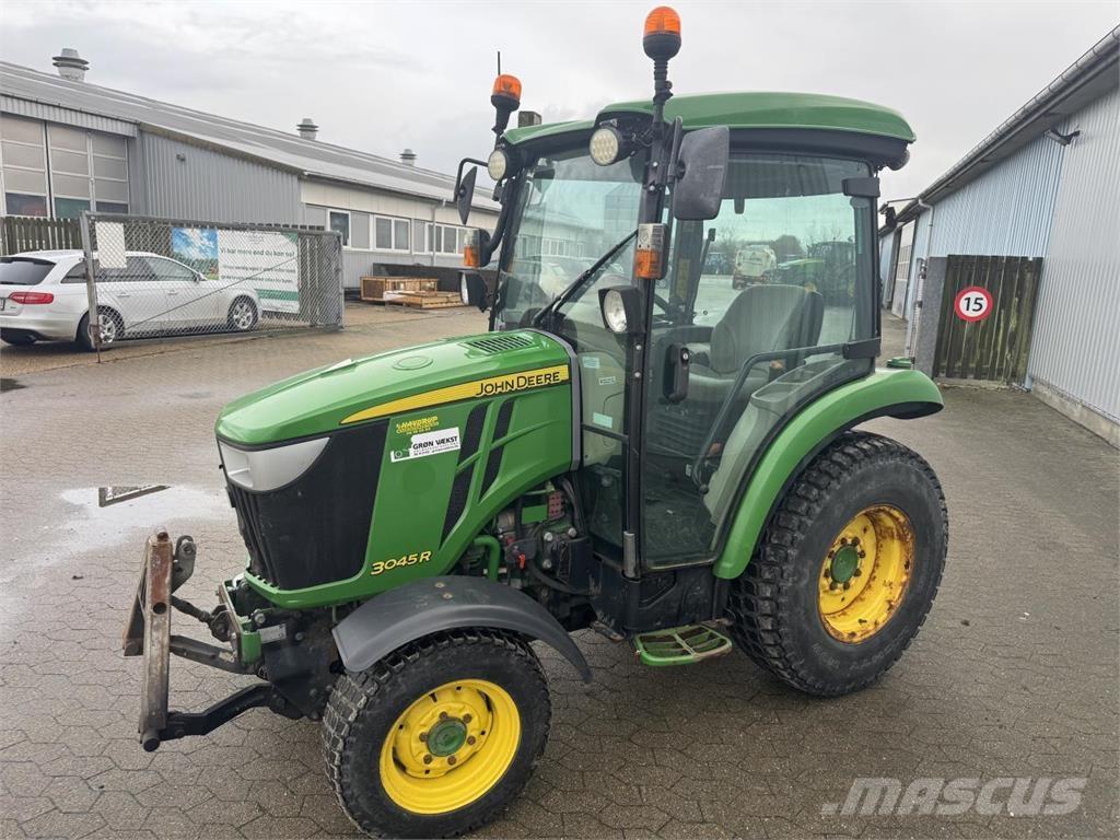 John Deere 3045R Compacttrekkers