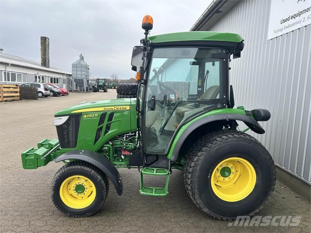 John Deere 4052R Compacttrekkers