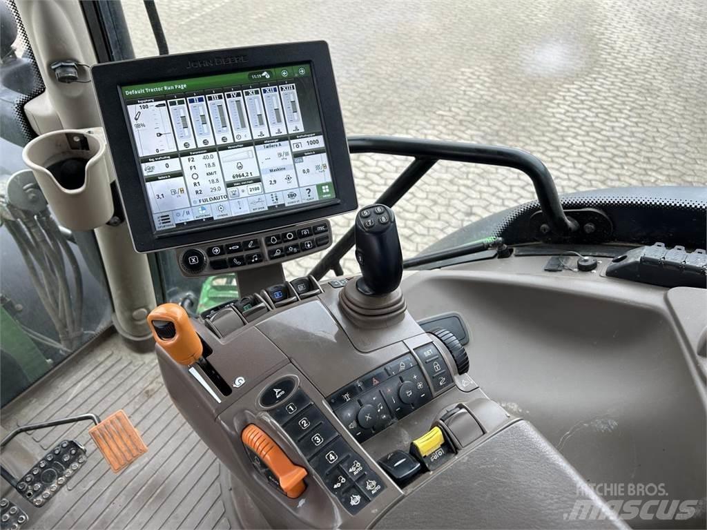 John Deere 6215R Tractoren
