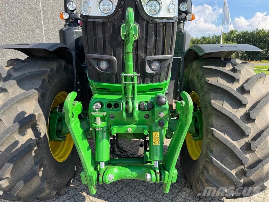 John Deere 6250R Tractoren