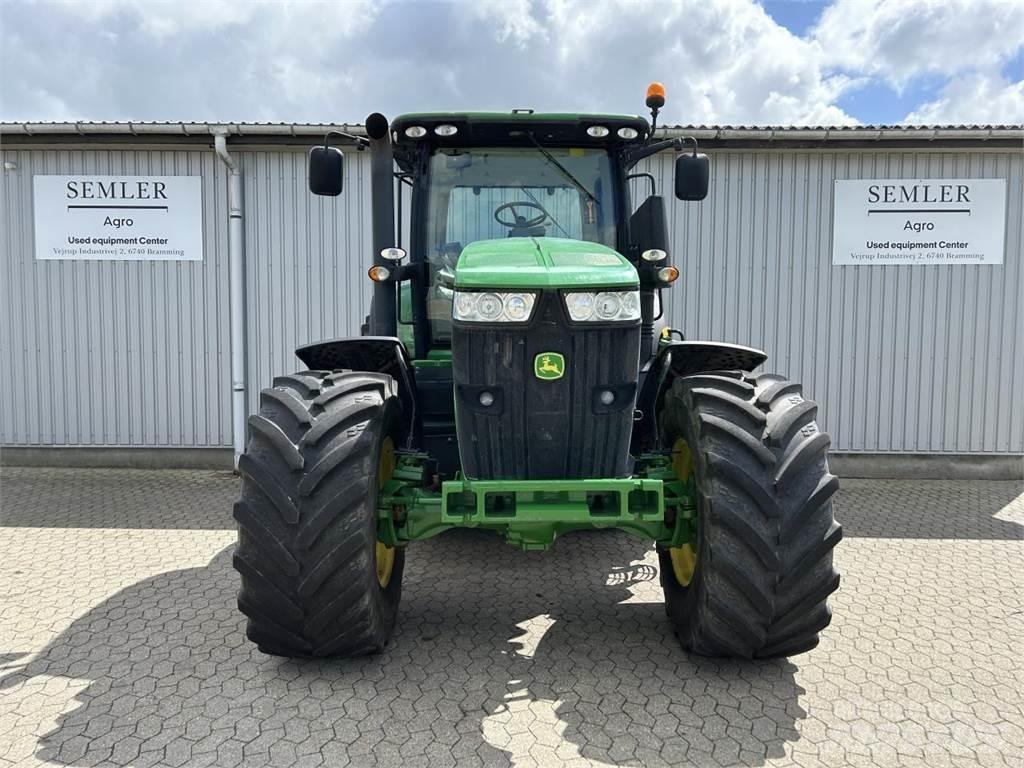 John Deere 7230R Tractoren