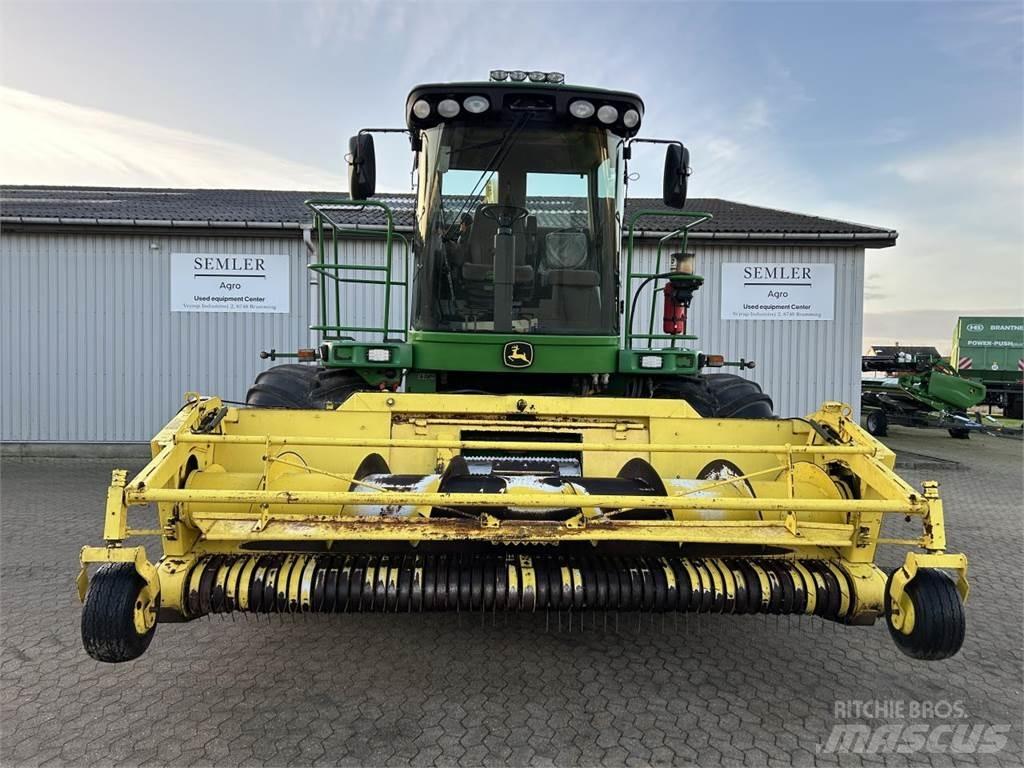 John Deere 7700 Getrokken veldhakselaar
