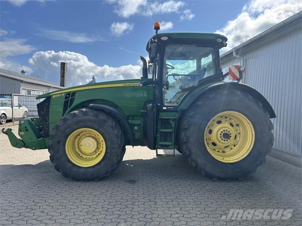 John Deere 8320R Tractoren