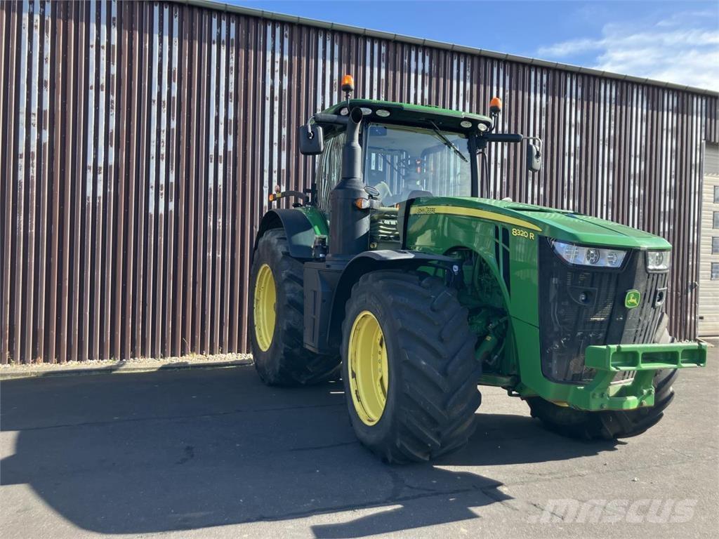 John Deere 8320R Tractoren