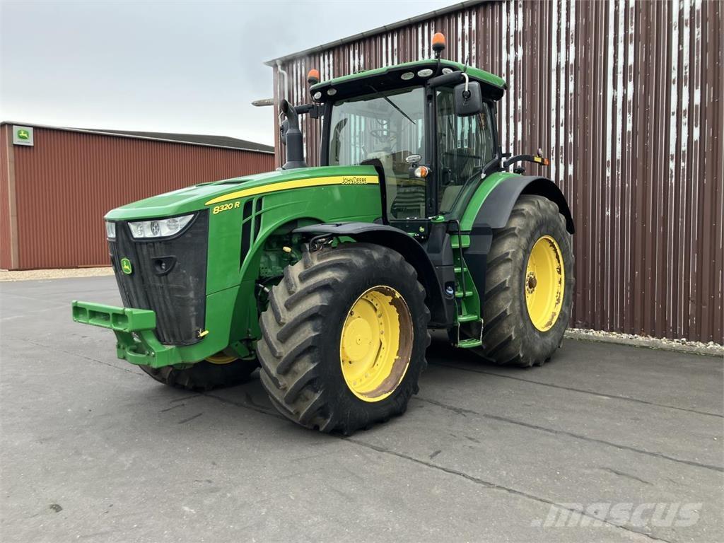 John Deere 8320R Tractoren