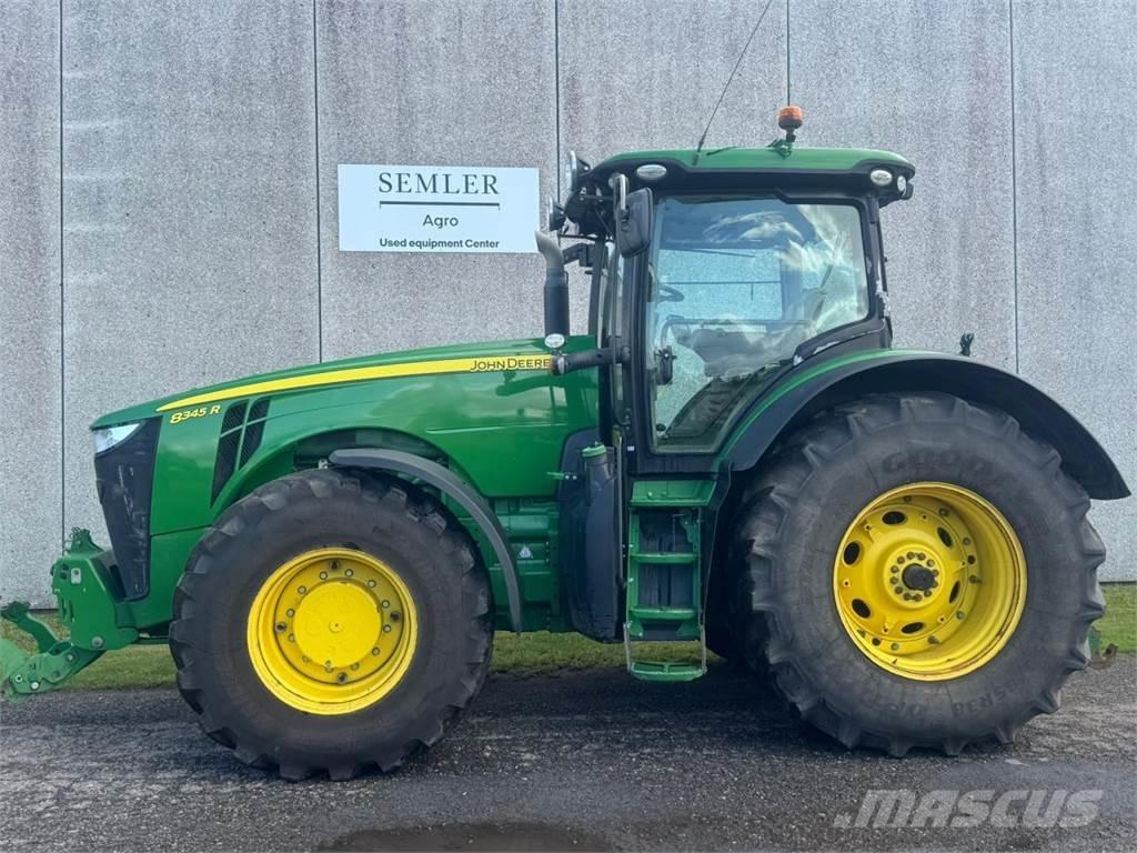 John Deere 8345R Tractoren