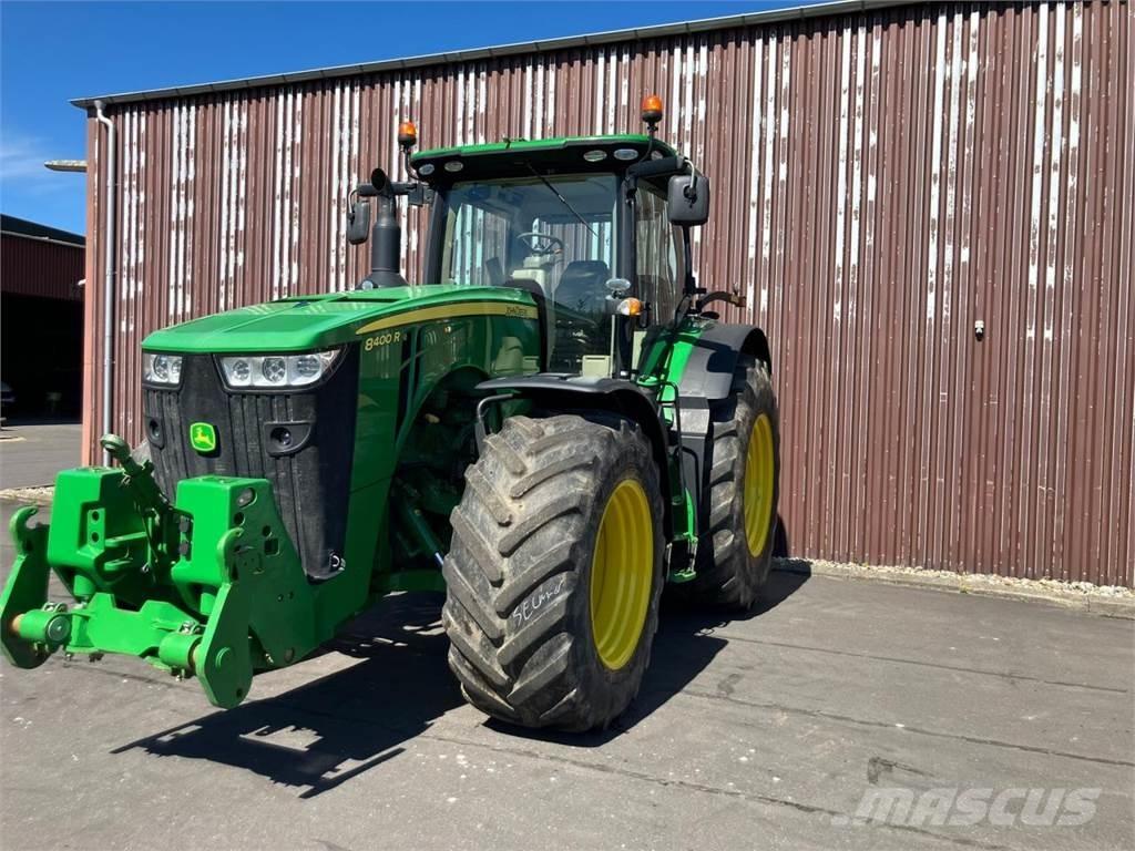 John Deere 8400R Tractoren