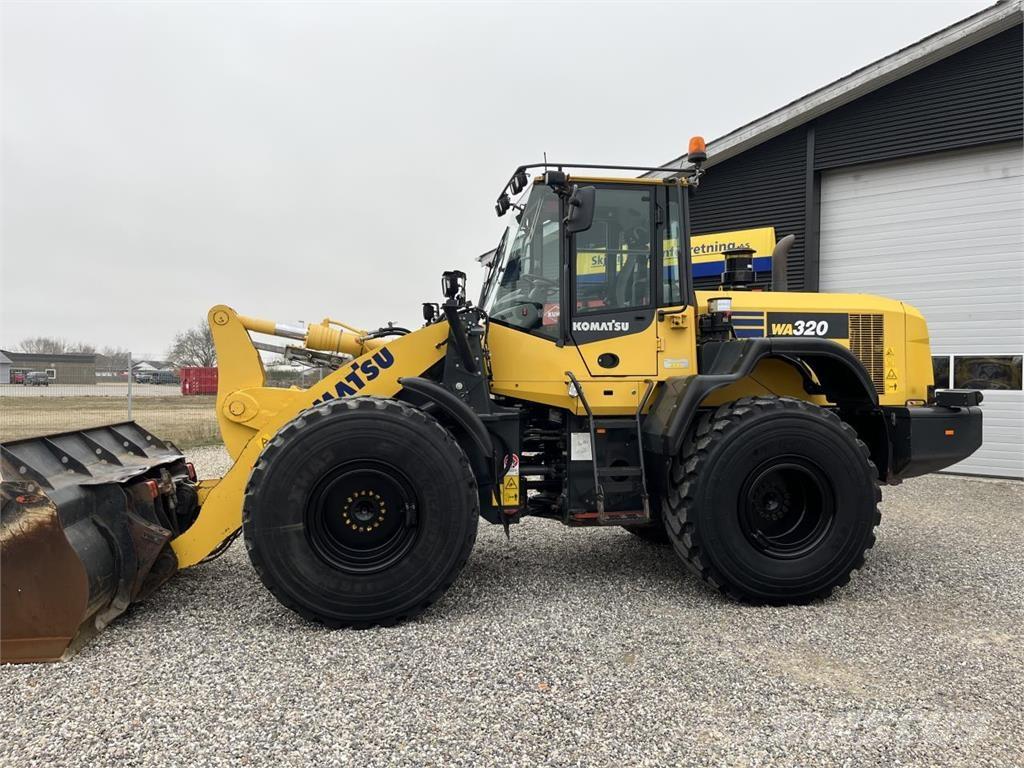 Komatsu W320 Wielladers
