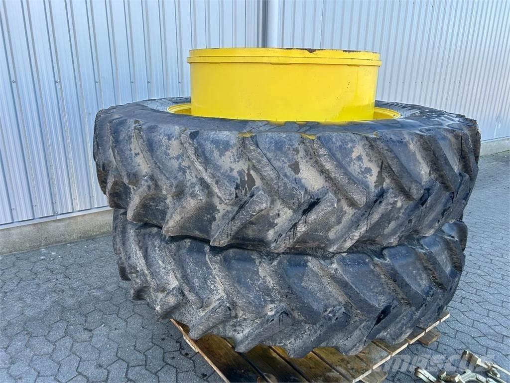 Mitas 480/95R50 Banden, wielen en velgen