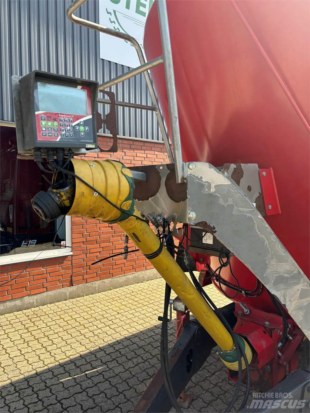 Peecon 28 M3 Voedermachines