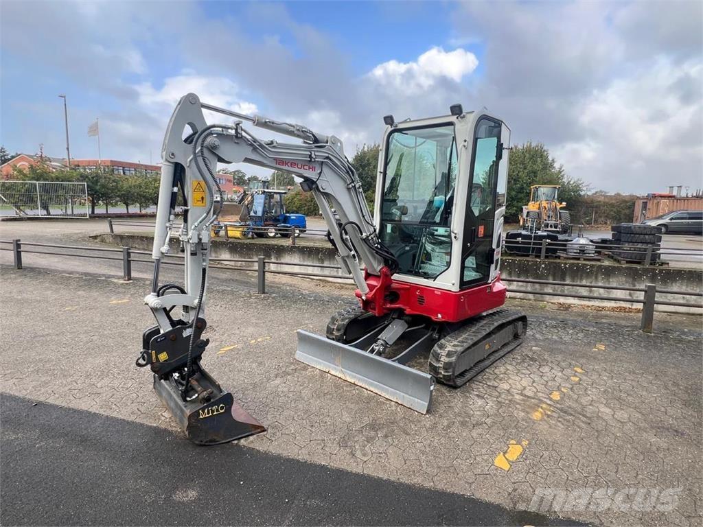 Takeuchi TB325R Minigraafmachines < 7t